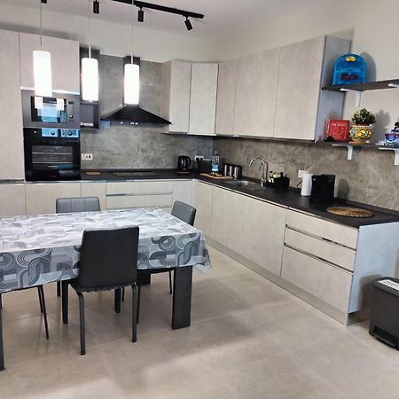 The Palm Court Apartman San Pawl il-Baħar Kültér fotó